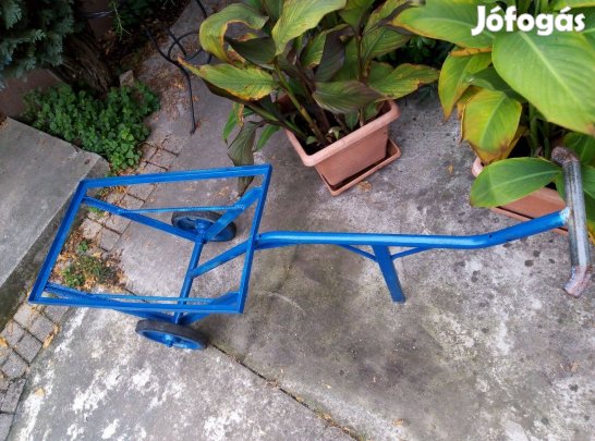 Elemszállító jó állapotú eladó