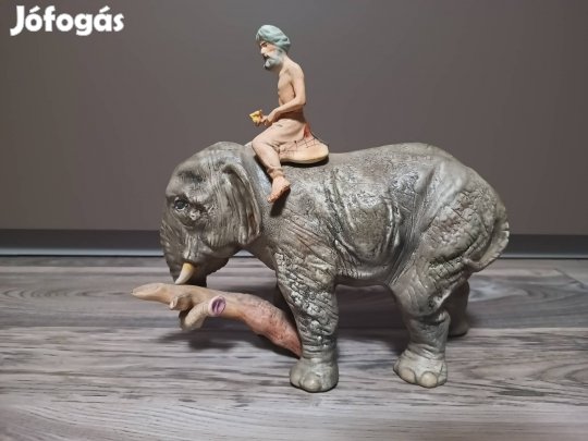 Élethű porcelán elefánt 