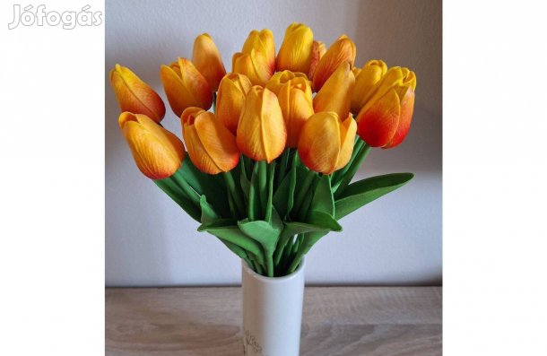 Élethű tulipáncsokor