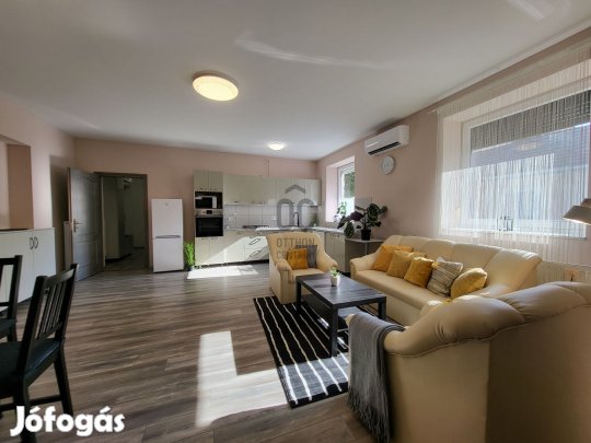 Éljen a belváros ritmusában  Bútorozott kényelem Gyöngyös szívében