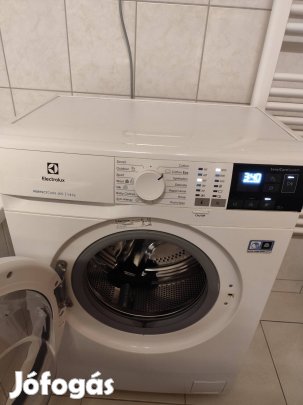 Elöltöltős mosógép 