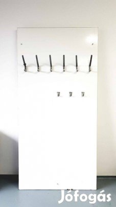 Előszoba fal, fogas