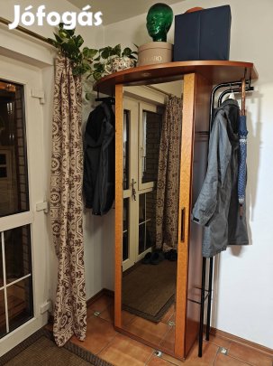 Előszoba gardrób szekrény 