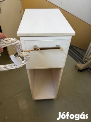 Előszoba szekrény fehér úhszerű állapotban eladó