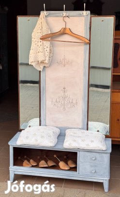 Előszobafal - tükrös szekrény