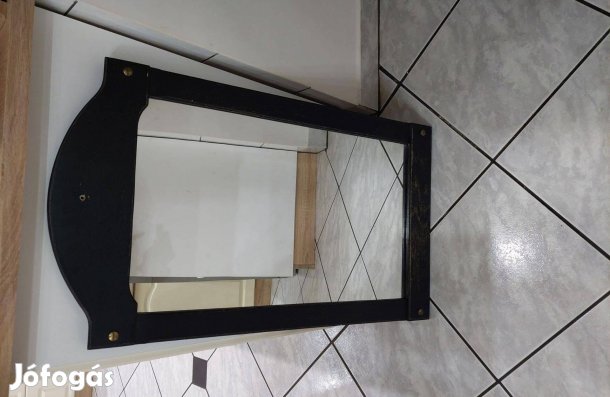Előszobai fali tükör fa kerettel.Az ár irányár