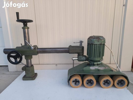 Előtoló Komáromi Négykerekű