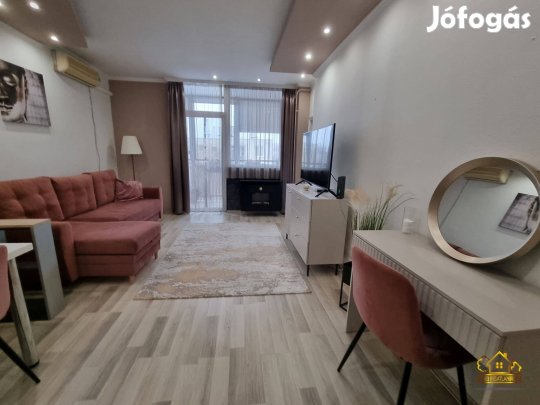 Elsősorban fiatalok, első lakás keresők figyelmébe ajánlom! 1206