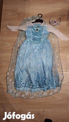 Elza jelmez fejdísszel