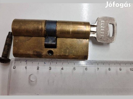 Elzett cilinderes hengerzár zárbetét használt zár betét kulccsal