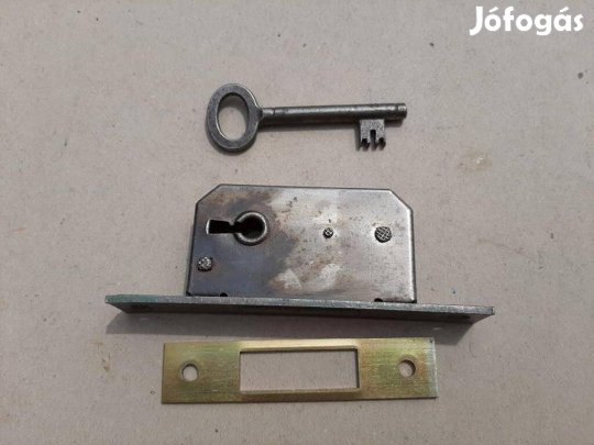 Elzett zár - kulcsos