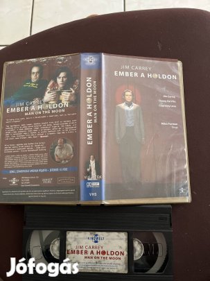 Ember a holdon vhs kistok vigjáték.   