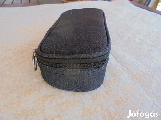 Emeletes, sok férőhelyes fiú sötétszürke tolltartó