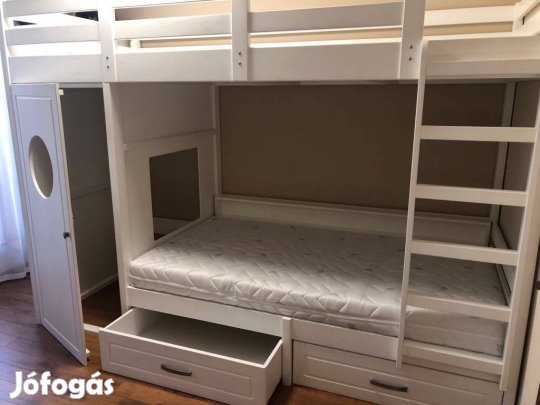 Emeletes ágy felső játszótérrel eladó!