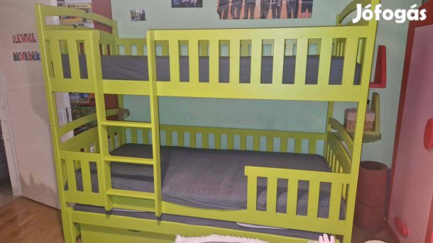 Emeletes ágy vendégággyal és ágyneműtartókkal szép állapotban eladó!