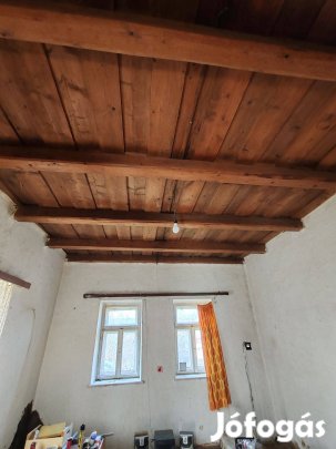 Emőd Központi helyen