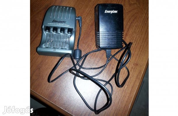 Energizer NiMH negyedórás AA-AAA (gyors)töltő