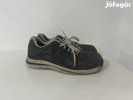 Engelbert traumás munkavédelmi cipő eur43 méret 