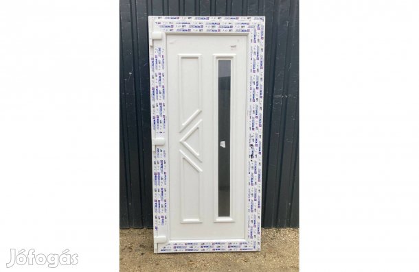 Építkezésből megmaradt műanyag bejárati ajtó "Amalthea" (Wintech)