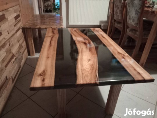 Epoxy epoxi asztal egyedi 110x70 cm