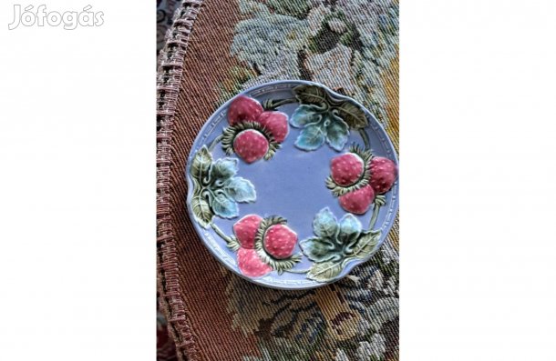 Epres majolika tányér