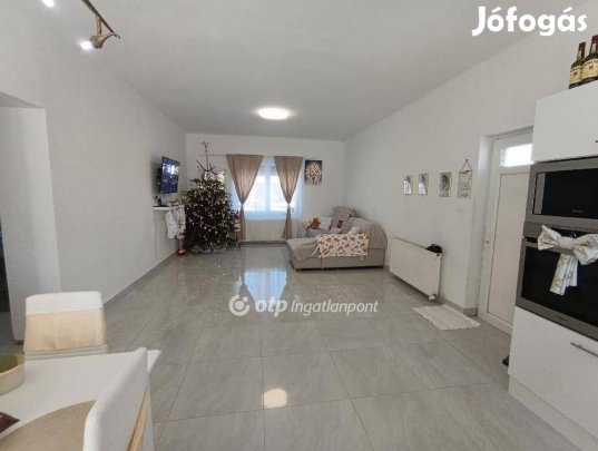 Ercsii 72 nm-es ház eladó #5130256