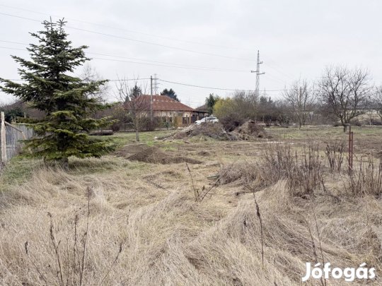 Érd, Júlia utca környékén található, 835 m2-es, telek