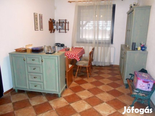 Érd, Vincelléren található utca, 160 m2-es, 2 generációs, családi ház