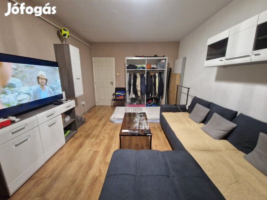 Érd központban 4.emeleti, 2 külön nyíló szobás, jó állapotú lakás ELAD