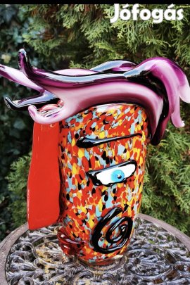 Érdekes muránói műalkotás - vázába rejtett arc :)