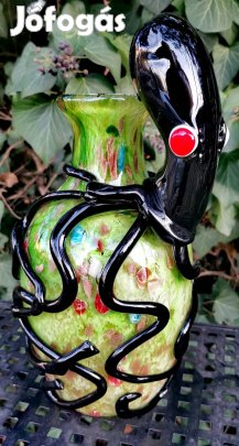 Érdekes muránói üvegművészeti alkotás - polippal díszített váza