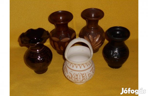 Erdély - Korondról - gyönyörű, jelzett, karcolt kis vázák. 11-13 cm