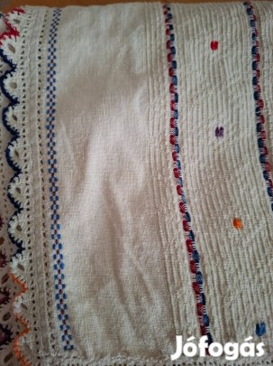 Erdélyi, hímzett terítő