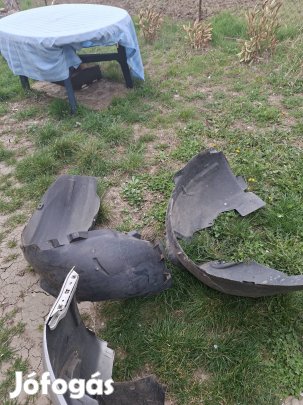 Érden sürgősen Ford Focus dobbetét 2009 évjáratú 