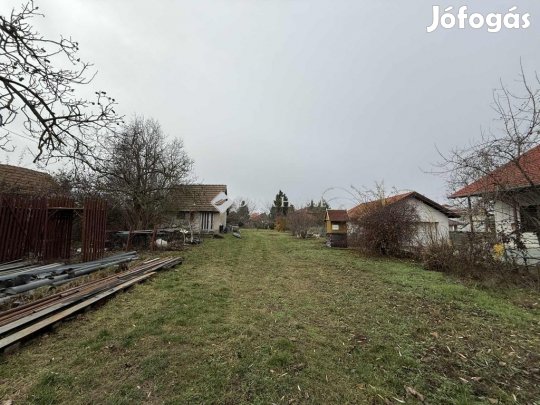 Érdi 1552 nm-es telek eladó