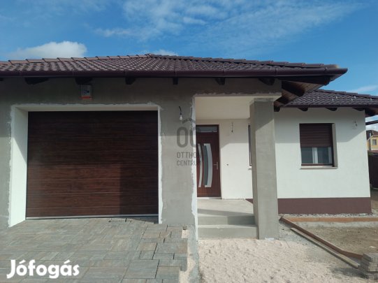 Érdi eladó új építésű tégla családi ház
