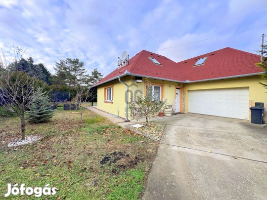 Erdőkertesi eladó tégla családi ház