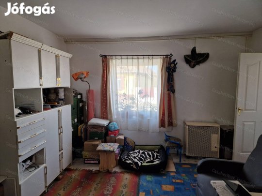 Erdőtelken 68 nm-es, felújítás alatt álló, 2 szobás családi ház eladó