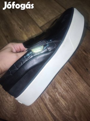 Eredeti Louis Vuitton fekete lakk bőr mokaszin cipő - 39