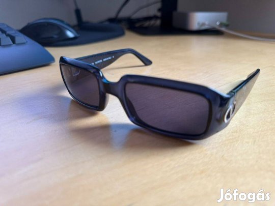 Eredeti Valentino napszemüveg, megkímélt állapotban