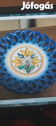 Eredeti áttört porcelán tányér eladó!