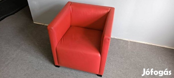Eredeti bőr klubfotel, piros színben, szép, normális állapotban