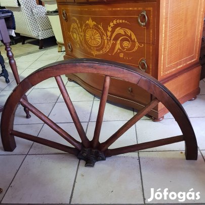 Eredeti fiáker fél kocsikerék