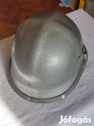 Eredeti magyar tűzoltó sisak az 1950-es évekből