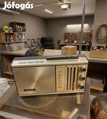 Eredeti szovjet retro Sokol 308 rádió, működőképes állapotban. Ez a ho