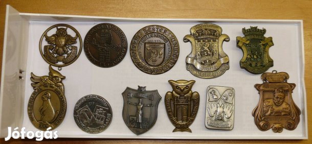 Érem~, jelvény gyűjtőknek, barkácsolóknak, tároló doboz