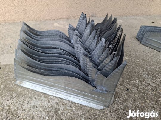 Ereszcsatorna díszelem eladó