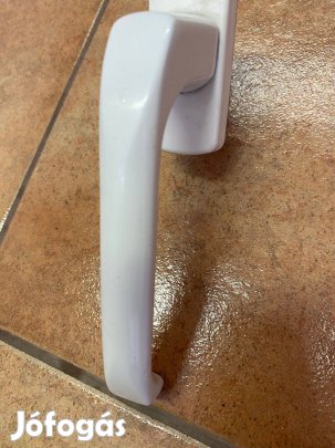 Erkélyajtó belső ablakfélkilincs fehér