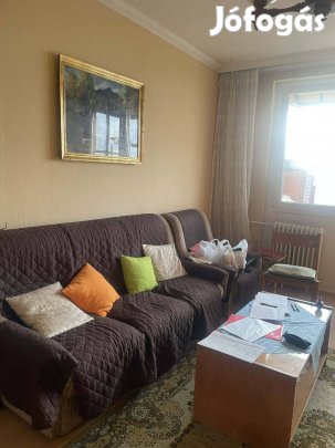 Erkélyes 1,5 szobás lakás liftes házban Nyíregyházán,egyetem közelében