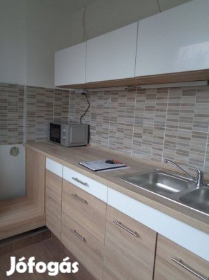 Erkélyes 2 Szobás Lakás Eladó !